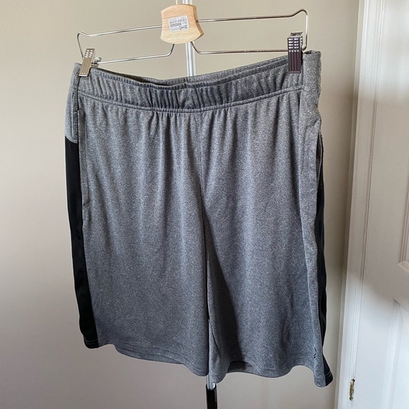 Old Navy Active Shorts - Picture 3 of 8